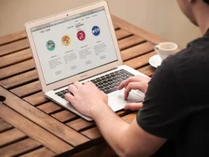 How much does a website help a business?